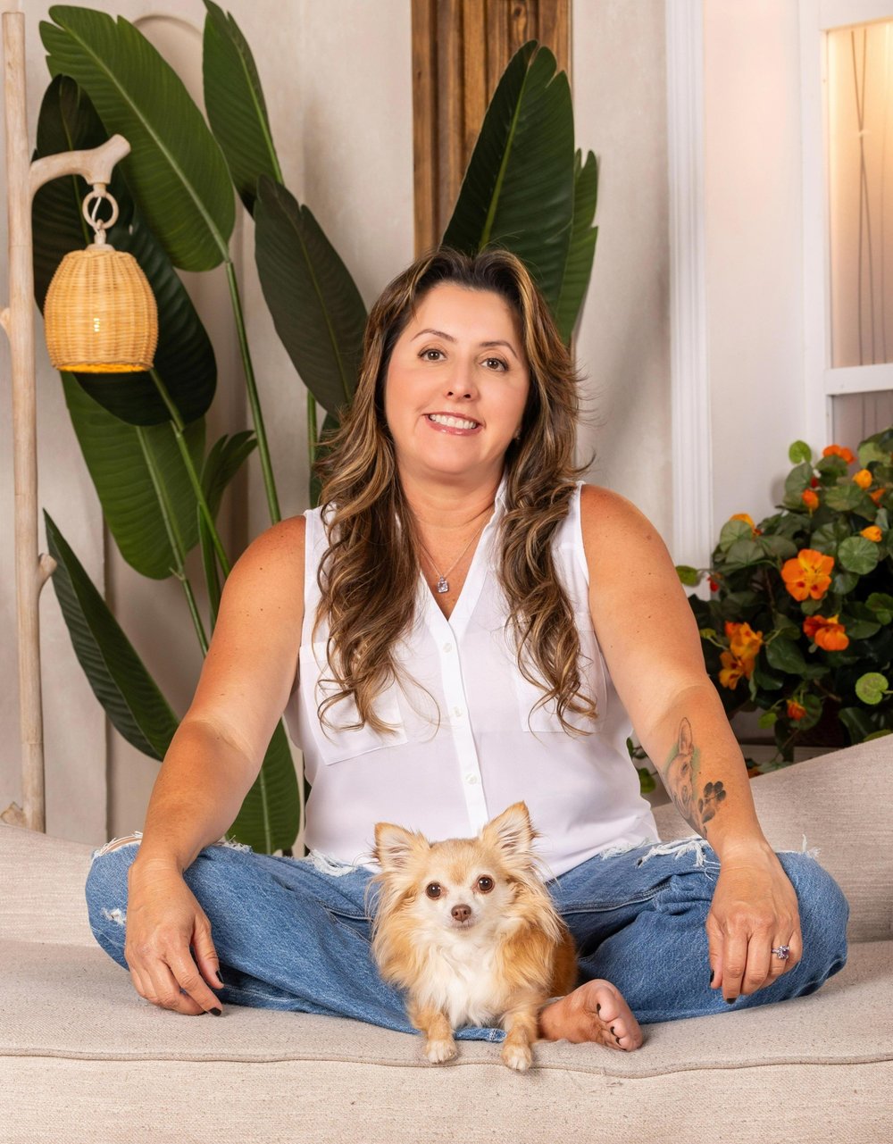 Katt Neuwirth with her Chihuahua Mochi
